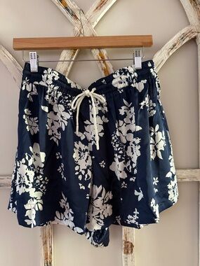 Sensea Navy and White Floral Drawstring Shorts- Sz Medium- NWT